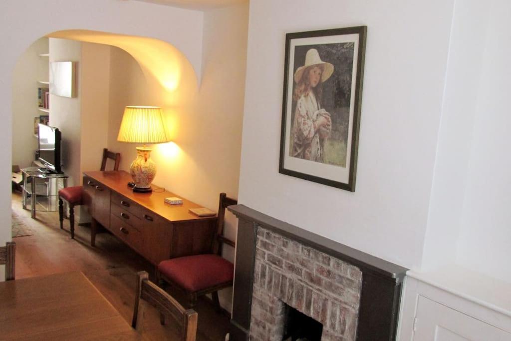 Welcoming Cottage In Chichester Near City Centre Εξωτερικό φωτογραφία