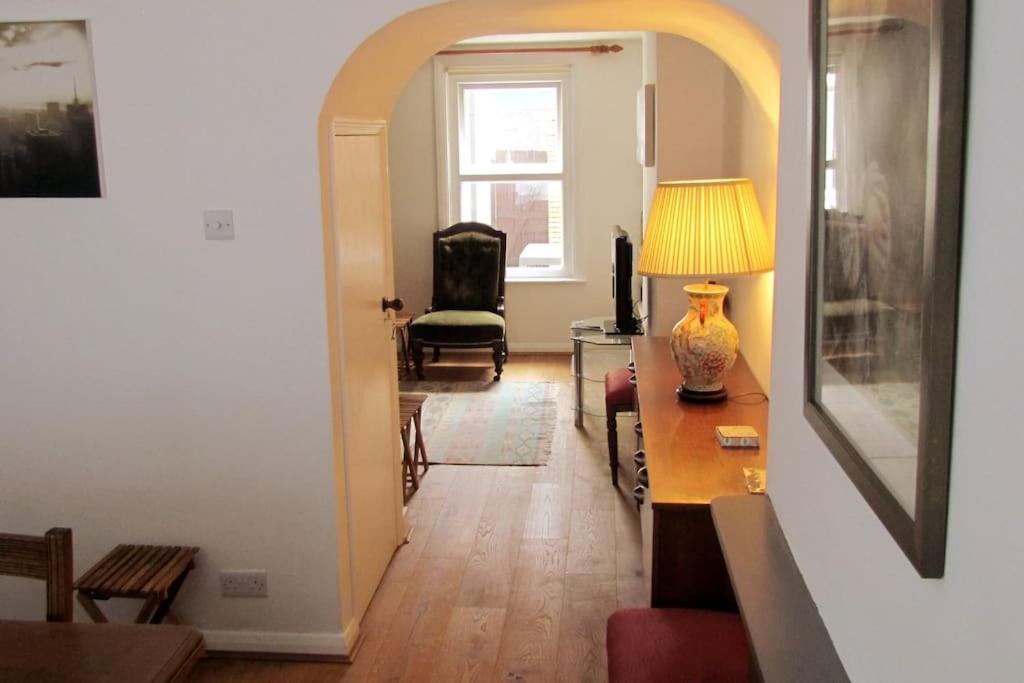 Welcoming Cottage In Chichester Near City Centre Εξωτερικό φωτογραφία