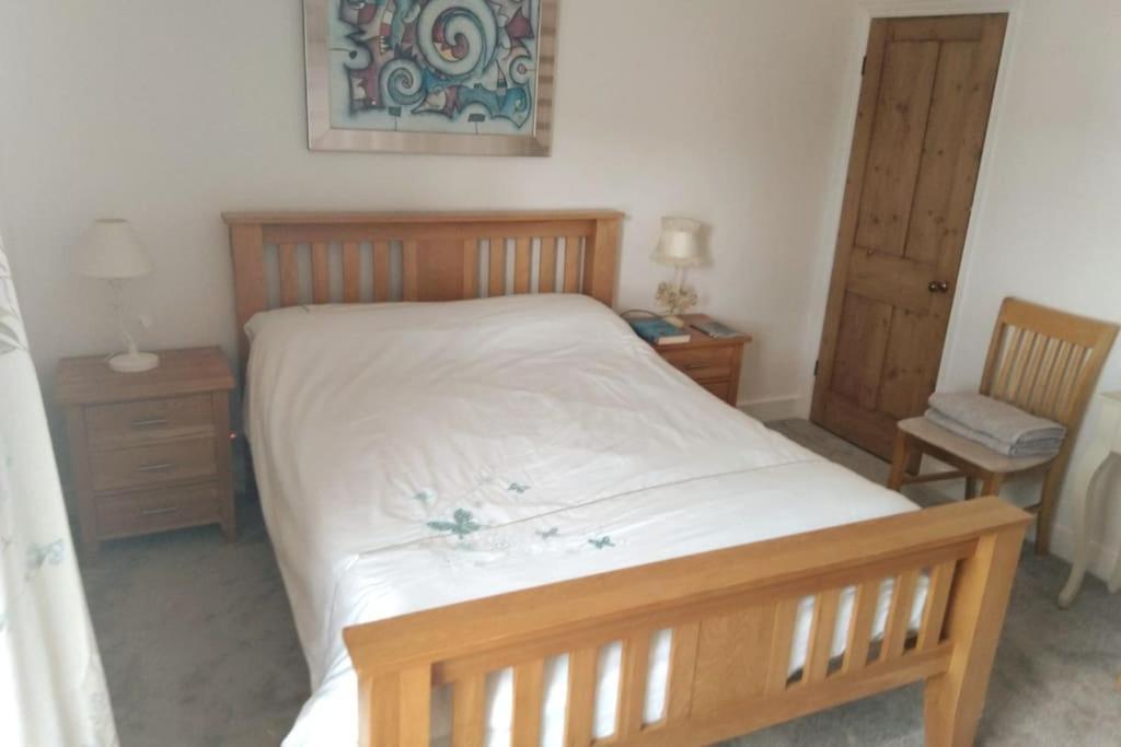 Welcoming Cottage In Chichester Near City Centre Εξωτερικό φωτογραφία