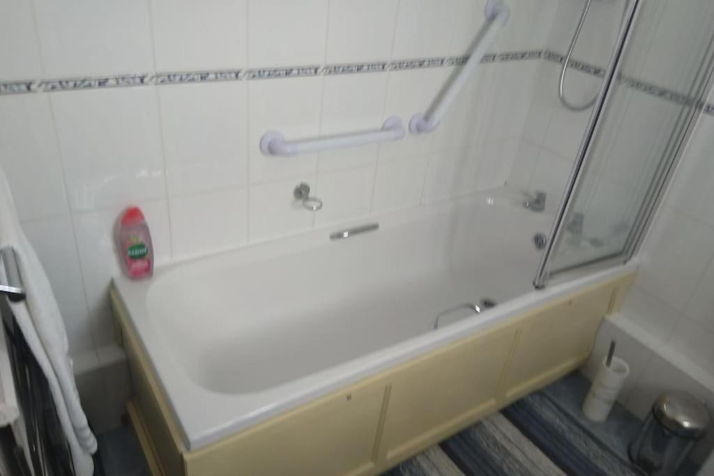 Welcoming Cottage In Chichester Near City Centre Εξωτερικό φωτογραφία